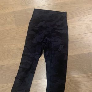 Lululemon camo leggings 23” size 2